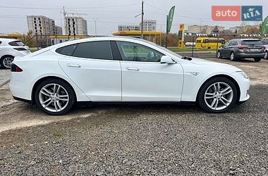 Лифтбек Tesla Model S 2015 в Луцке