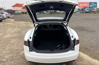 Лифтбек Tesla Model S 2015 в Луцке
