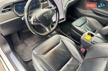 Лифтбек Tesla Model S 2015 в Луцке