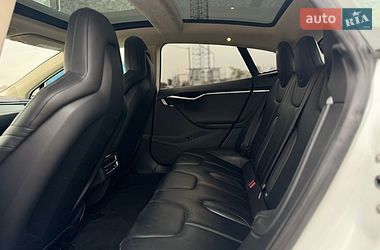 Лифтбек Tesla Model S 2015 в Луцке