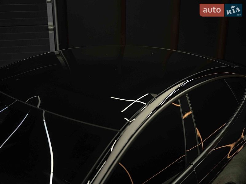Лифтбек Tesla Model S 2018 в Черновцах