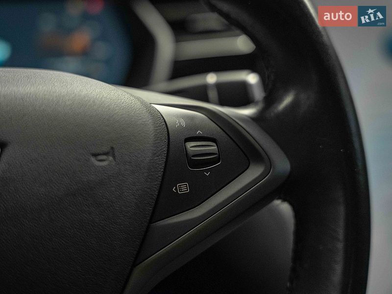 Лифтбек Tesla Model S 2018 в Черновцах