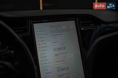 Лифтбек Tesla Model S 2018 в Черновцах