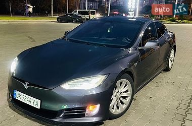 Ліфтбек Tesla Model S 2016 в Луцьку