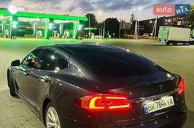 Ліфтбек Tesla Model S 2016 в Луцьку