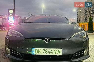 Ліфтбек Tesla Model S 2016 в Луцьку