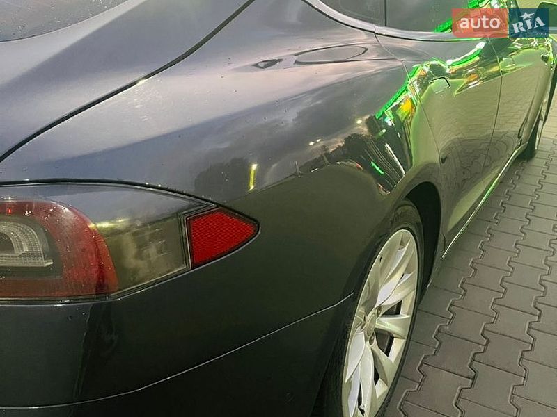 Ліфтбек Tesla Model S 2016 в Луцьку