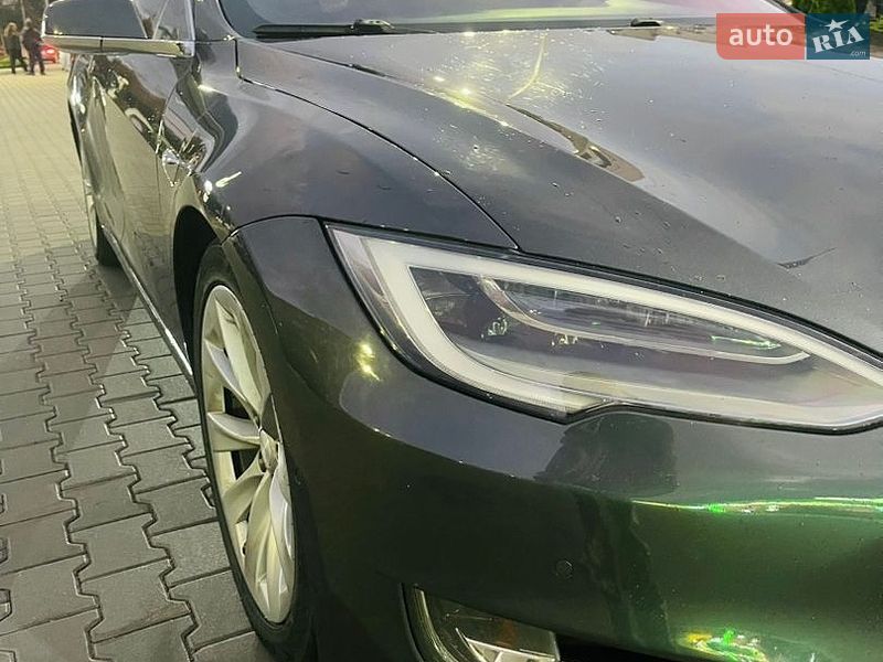 Ліфтбек Tesla Model S 2016 в Луцьку