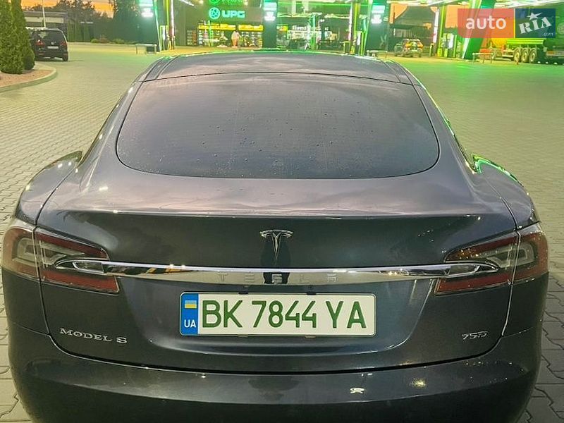 Ліфтбек Tesla Model S 2016 в Луцьку