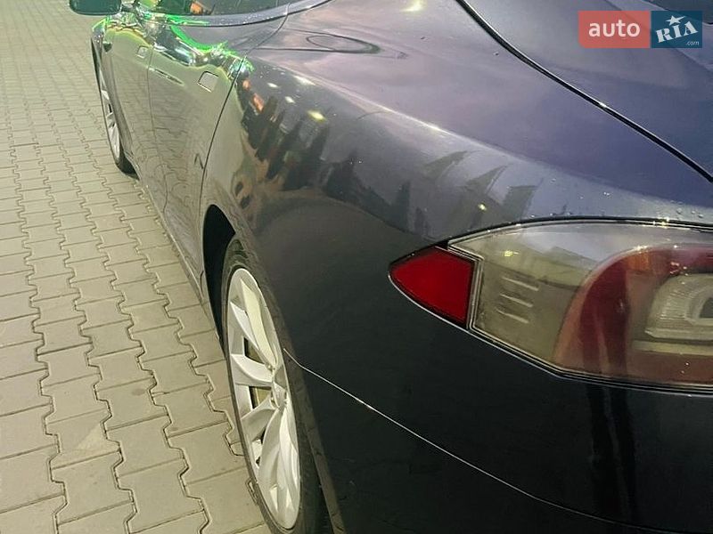 Ліфтбек Tesla Model S 2016 в Луцьку