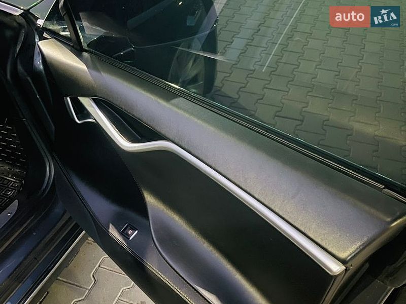 Ліфтбек Tesla Model S 2016 в Луцьку