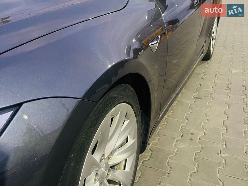 Ліфтбек Tesla Model S 2016 в Луцьку