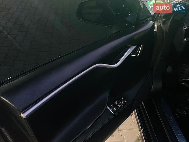 Ліфтбек Tesla Model S 2016 в Луцьку