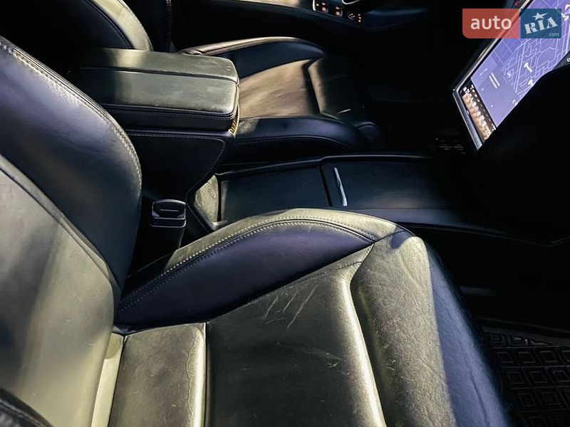 Ліфтбек Tesla Model S 2016 в Луцьку