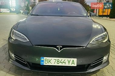 Ліфтбек Tesla Model S 2016 в Луцьку