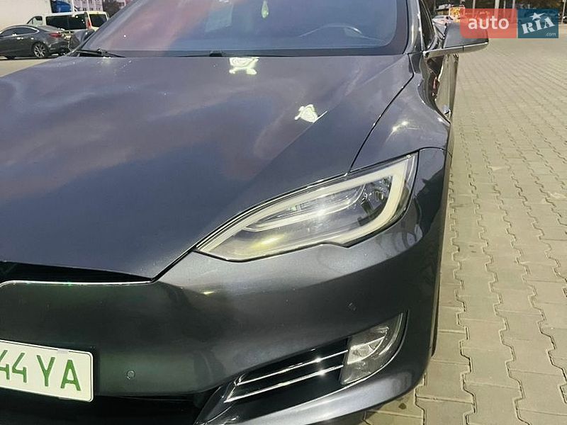 Ліфтбек Tesla Model S 2016 в Луцьку