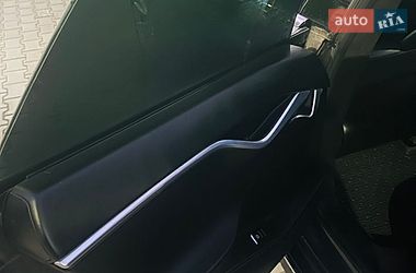 Ліфтбек Tesla Model S 2016 в Луцьку