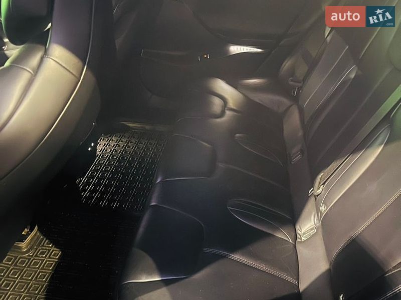 Ліфтбек Tesla Model S 2016 в Луцьку