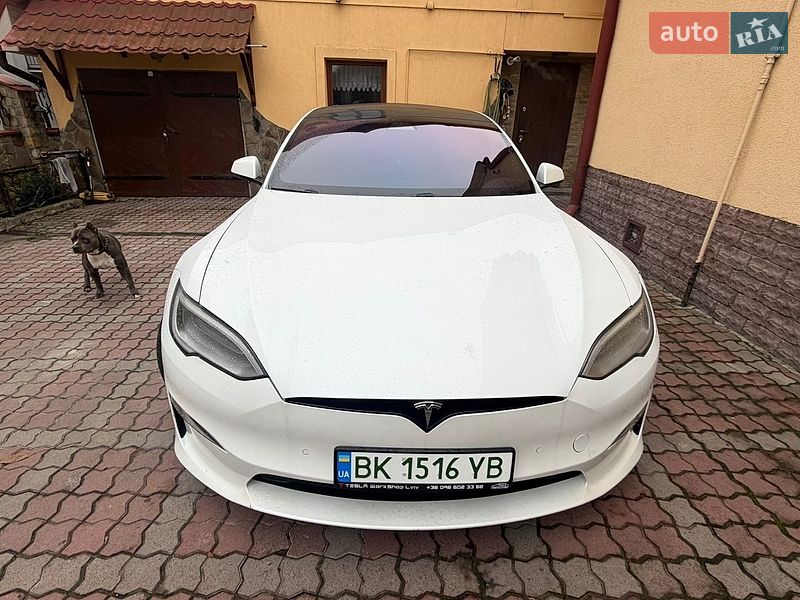 Ліфтбек Tesla Model S 2021 в Львові