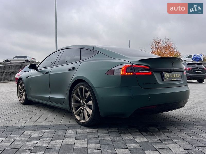 Ліфтбек Tesla Model S 2018 в Львові