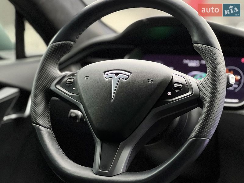 Ліфтбек Tesla Model S 2018 в Львові