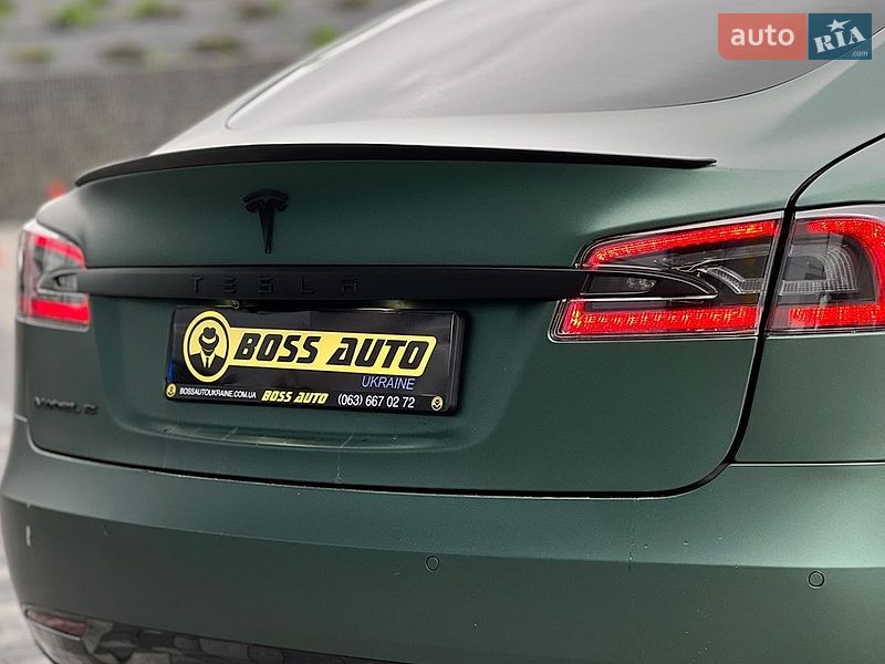 Ліфтбек Tesla Model S 2018 в Львові