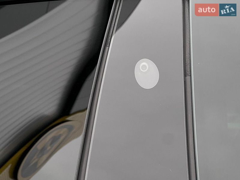 Ліфтбек Tesla Model S 2018 в Львові
