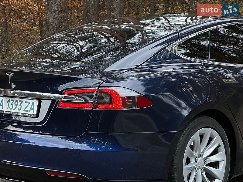 Лифтбек Tesla Model S 2014 в Вышгороде