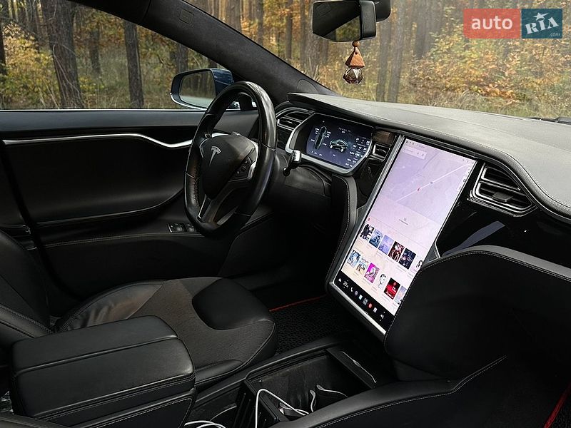 Лифтбек Tesla Model S 2014 в Вышгороде