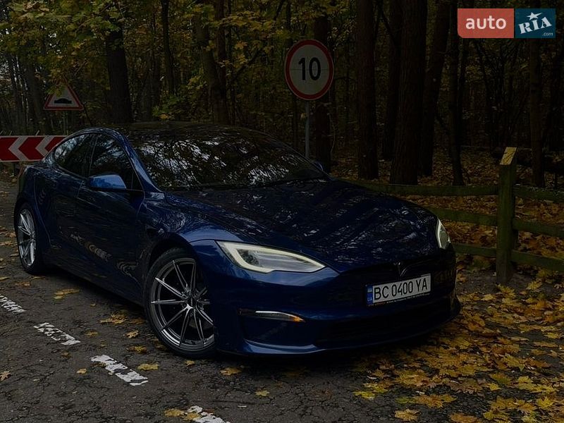 Лифтбек Tesla Model S 2022 в Киеве