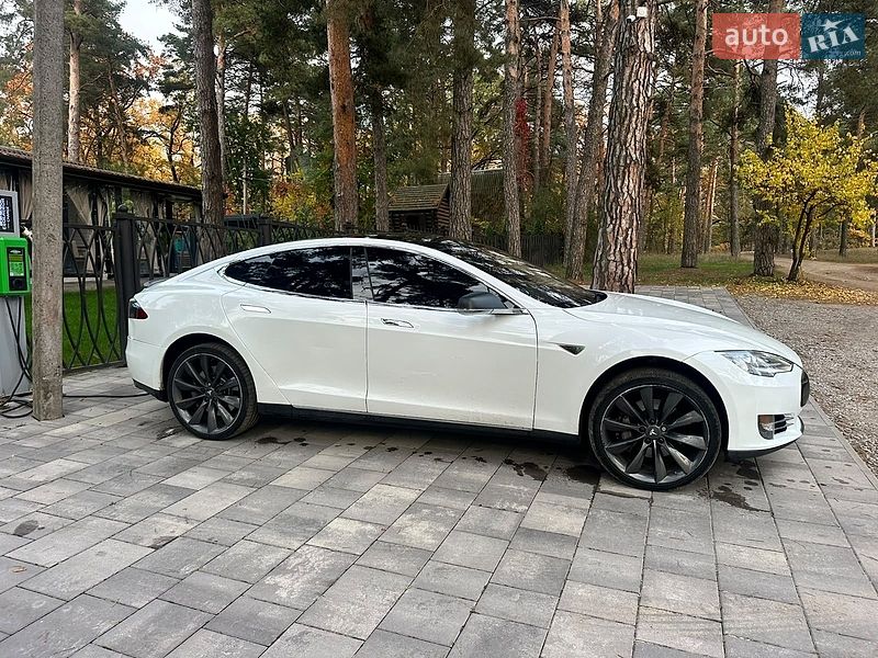 Лифтбек Tesla Model S 2012 в Ананьеве
