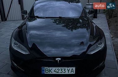 Лифтбек Tesla Model S 2014 в Берегово
