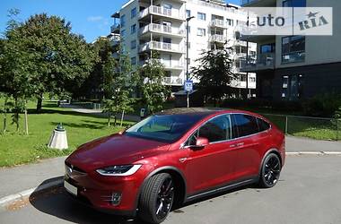 Внедорожник / Кроссовер Tesla Model X 2018 в 