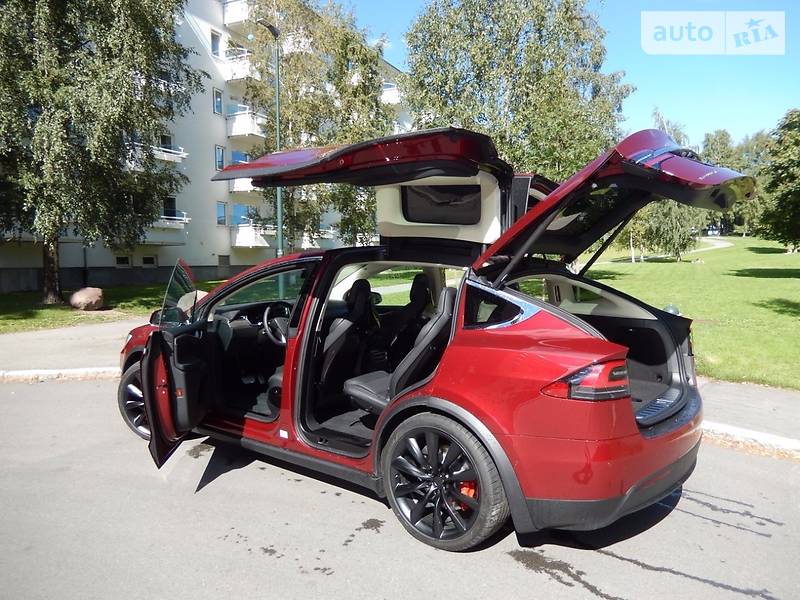Позашляховик / Кросовер Tesla Model X 2018 в Києві