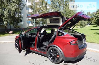 Внедорожник / Кроссовер Tesla Model X 2018 в 
