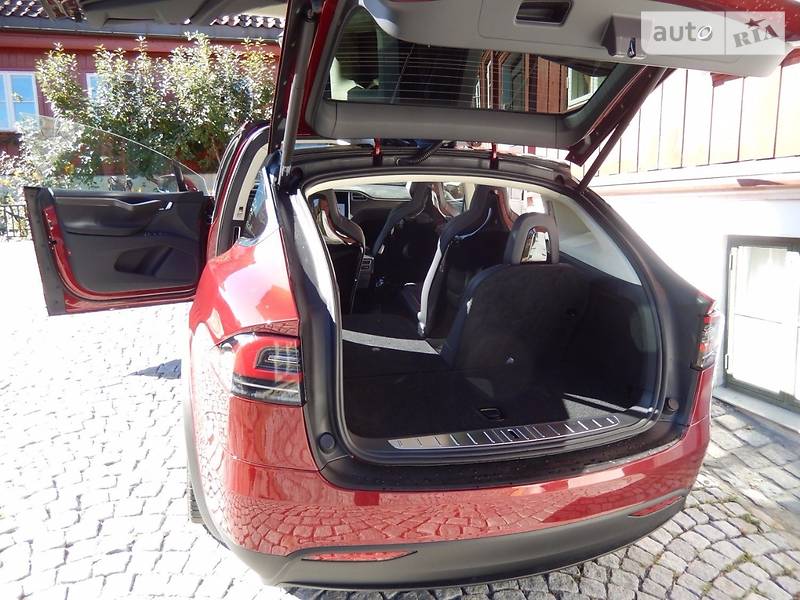 Позашляховик / Кросовер Tesla Model X 2018 в Києві