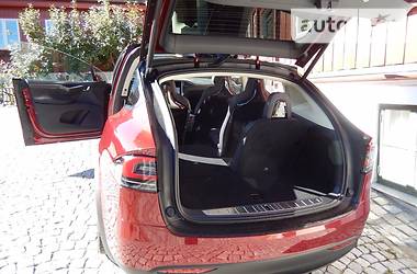 Внедорожник / Кроссовер Tesla Model X 2018 в 