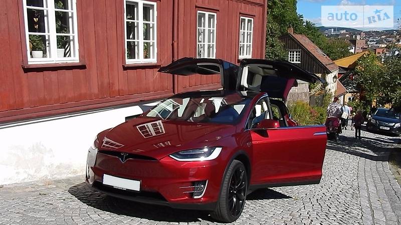 Позашляховик / Кросовер Tesla Model X 2018 в Києві