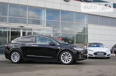 Позашляховик / Кросовер Tesla Model X 2016 в Києві