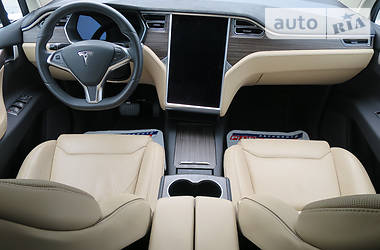 Позашляховик / Кросовер Tesla Model X 2016 в Києві