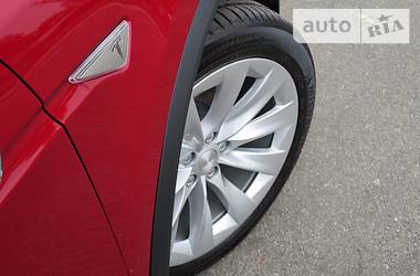 Внедорожник / Кроссовер Tesla Model X 2017 в 