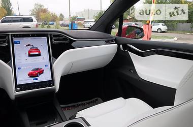 Внедорожник / Кроссовер Tesla Model X 2017 в 