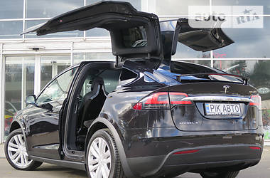 Внедорожник / Кроссовер Tesla Model X 2017 в Киеве