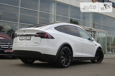 Внедорожник / Кроссовер Tesla Model X 2019 в Киеве