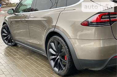 Внедорожник / Кроссовер Tesla Model X 2017 в Ровно