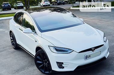 Лифтбек Tesla Model X 2016 в Киеве