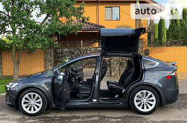 Внедорожник / Кроссовер Tesla Model X 2017 в Ровно