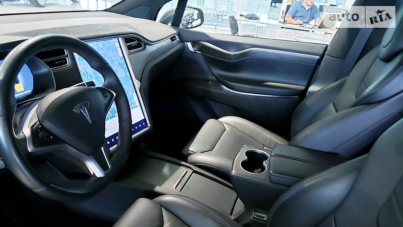 Позашляховик / Кросовер Tesla Model X 2017 в Києві