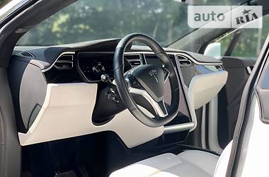 Позашляховик / Кросовер Tesla Model X 2016 в Києві