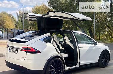 Позашляховик / Кросовер Tesla Model X 2016 в Києві